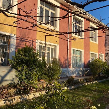 Vila Llulla Крує Екстер'єр фото