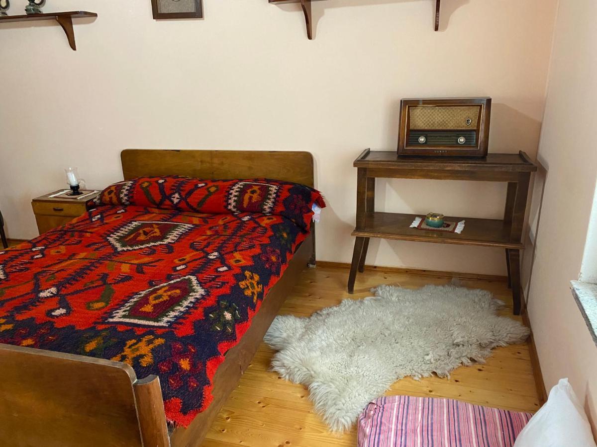 Vila Llulla Крує Екстер'єр фото