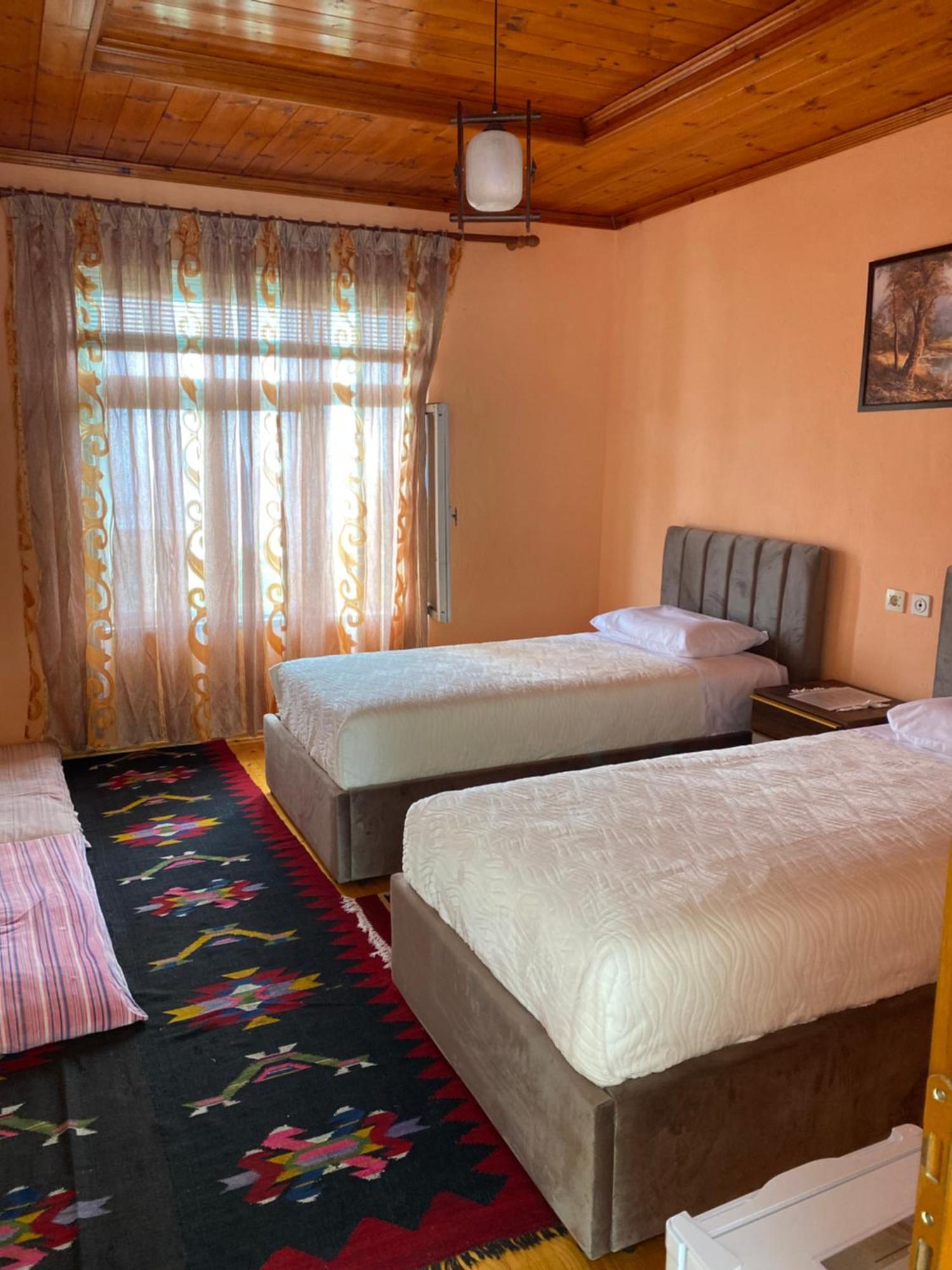 Vila Llulla Крує Екстер'єр фото