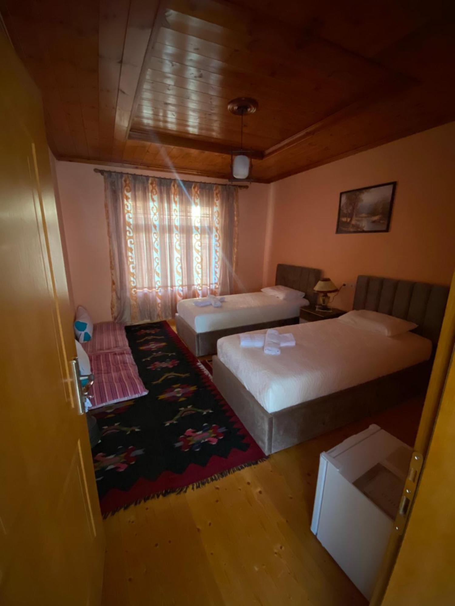 Vila Llulla Крує Екстер'єр фото